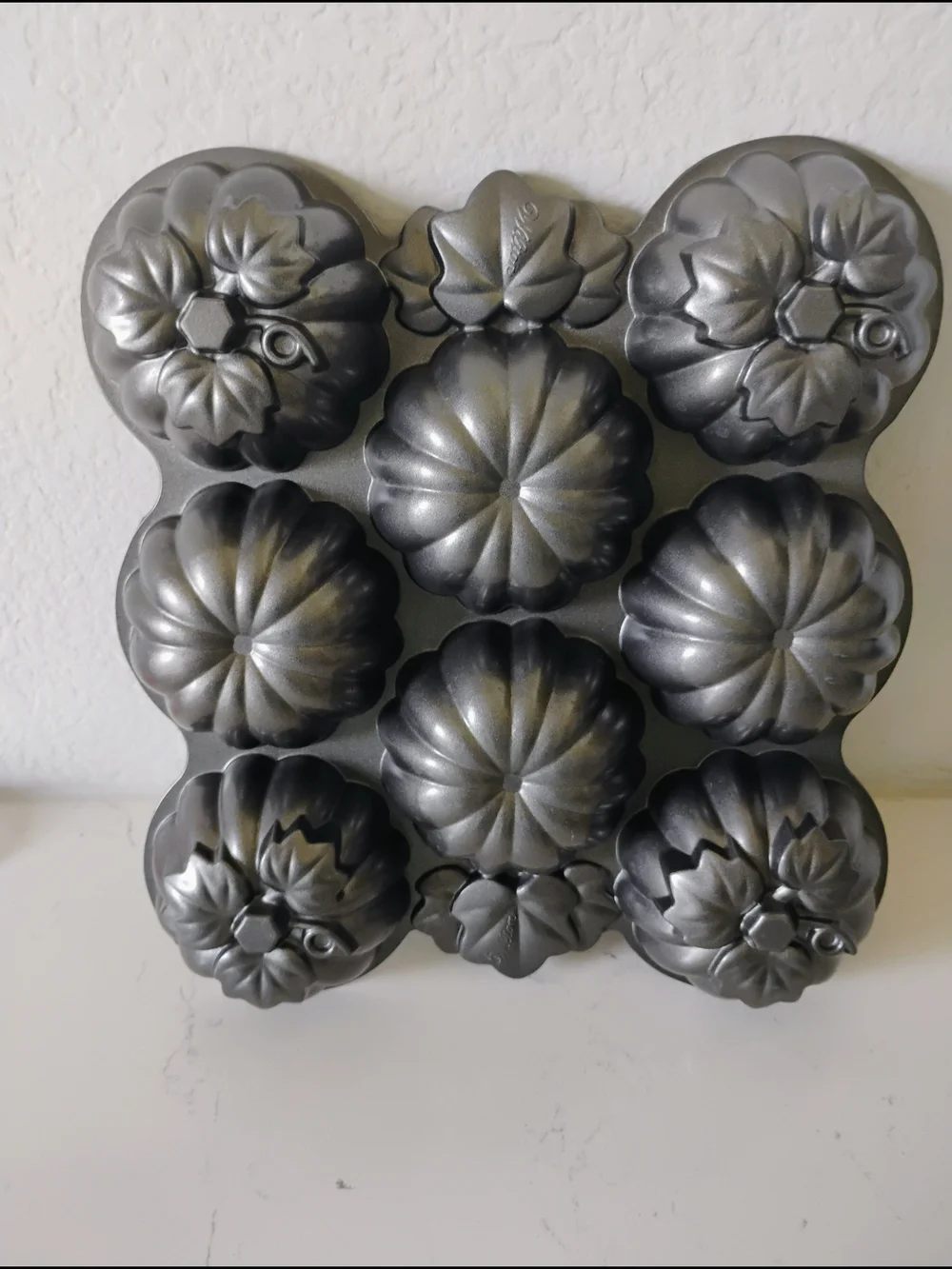 Wilton Dimensions Pumpkin Patch Mini Cake Pan Decorative Bakeware 3D Tops Bottom